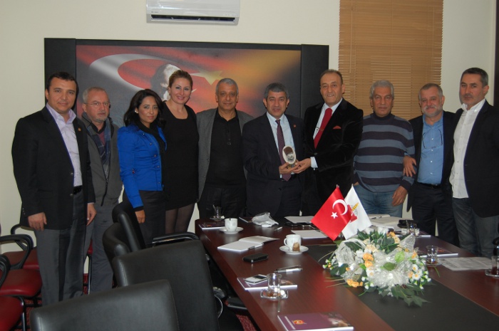 Antalya Gazeteciler Cemiyeti Başkanı Dostumuz Sn Mevlüt YENİ ve Yönetim Kurulu Üyelerine Konuk Olduk Karşılıklı Plaket Verdik